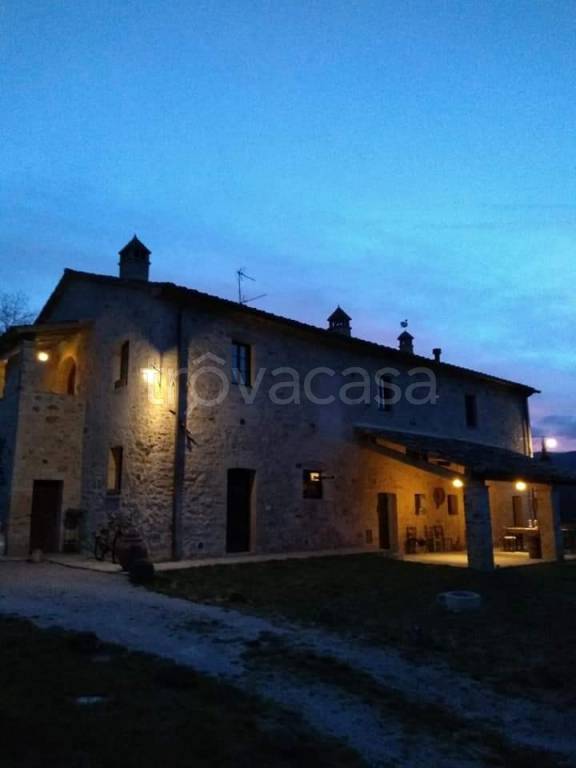 casa indipendente in vendita ad Umbertide in zona Niccone