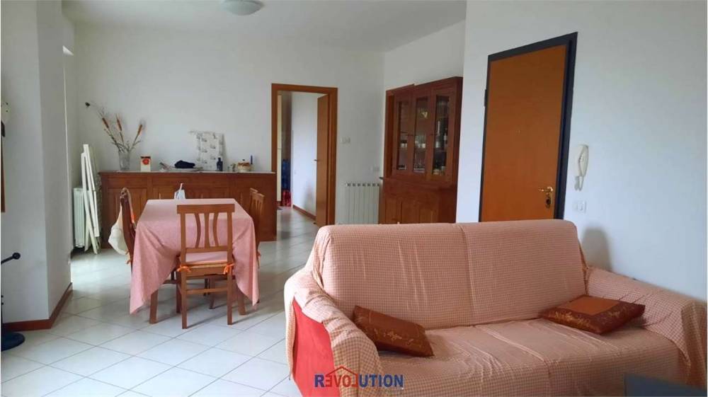 appartamento in vendita ad Umbertide in zona Pierantonio