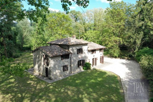 casa indipendente in vendita ad Umbertide in zona Pierantonio