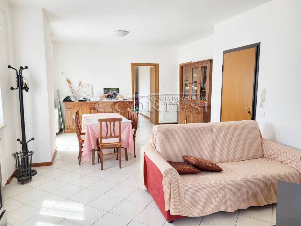 appartamento in vendita ad Umbertide in zona Pierantonio