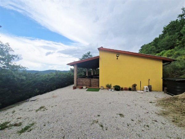 appartamento in vendita ad Umbertide in zona Preggio