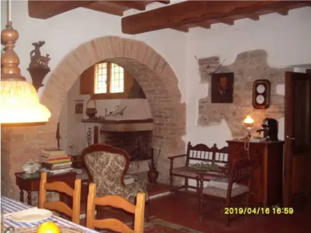 casa indipendente in vendita ad Umbertide in zona Pierantonio