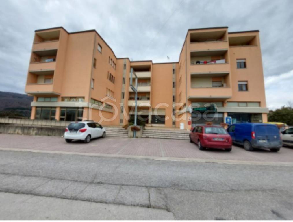 appartamento in vendita ad Umbertide in zona Pierantonio