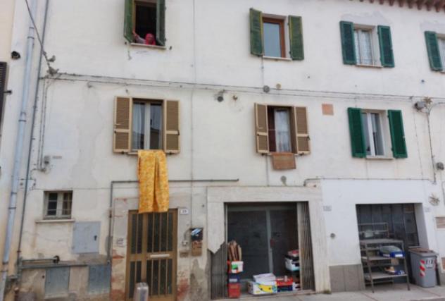 locale commerciale in vendita ad Umbertide in zona Pierantonio