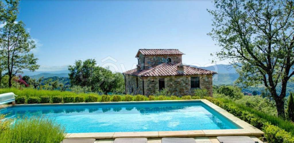 casa indipendente in vendita ad Umbertide in zona Preggio