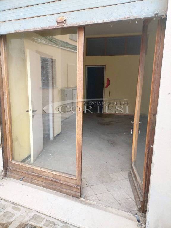 negozio in vendita ad Umbertide