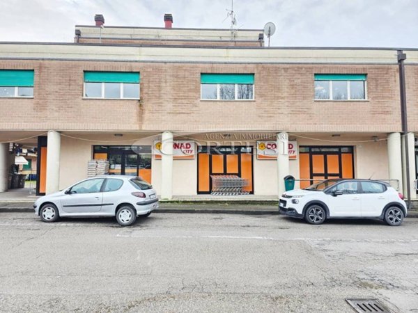 negozio in vendita ad Umbertide