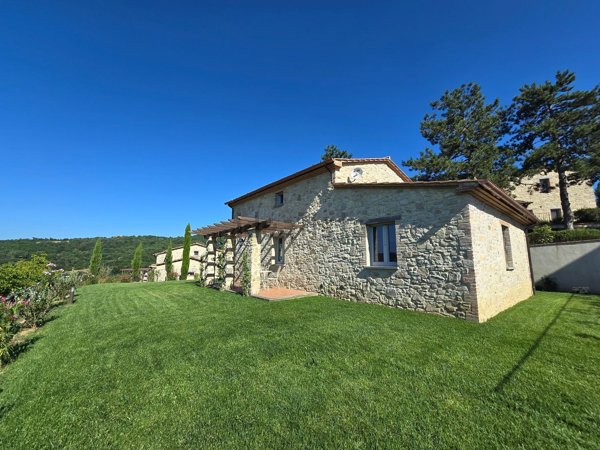 casa indipendente in vendita ad Umbertide in zona Niccone