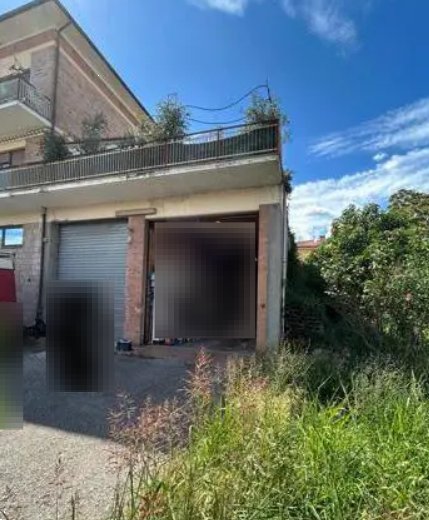 locale di sgombero in vendita ad Umbertide