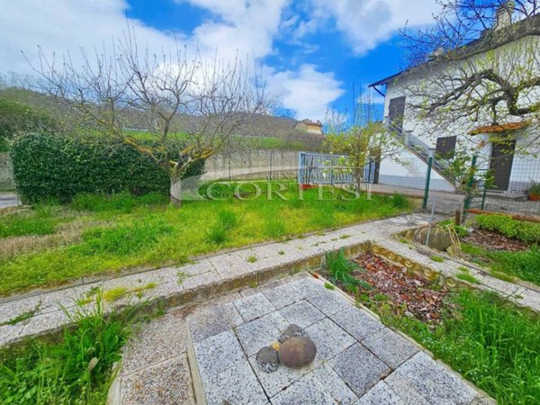 appartamento in vendita ad Umbertide in zona Montecastelli