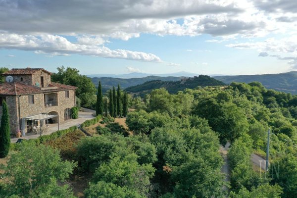 casa indipendente in vendita ad Umbertide in zona Preggio