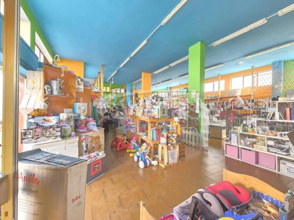 locale commerciale in vendita ad Umbertide