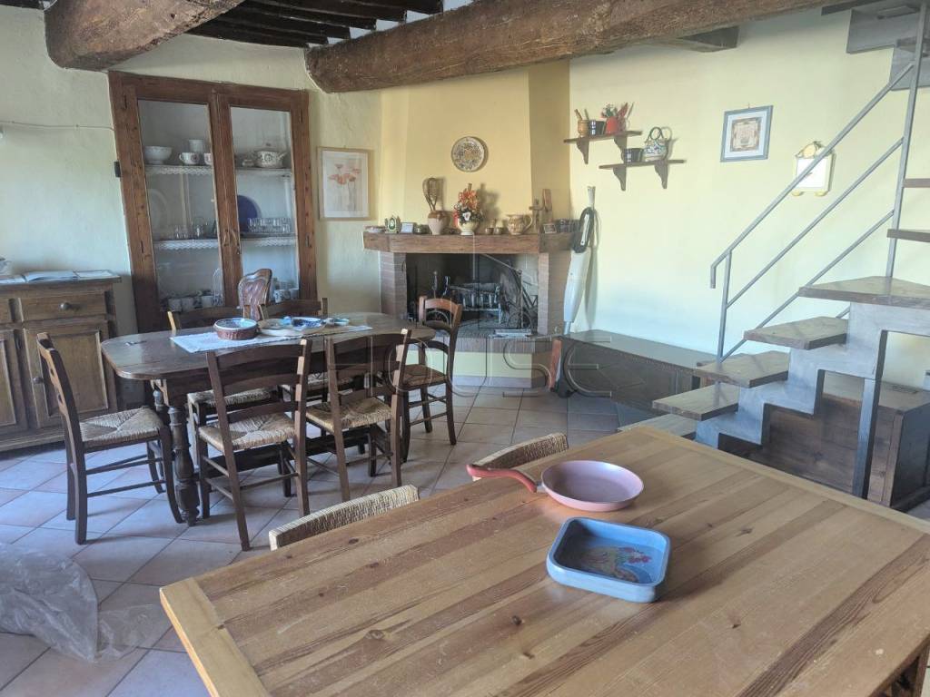 appartamento in vendita ad Umbertide in zona Calzolaro