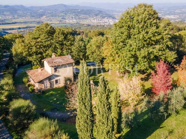 casa indipendente in vendita ad Umbertide in zona Calzolaro