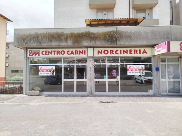negozio in vendita ad Umbertide