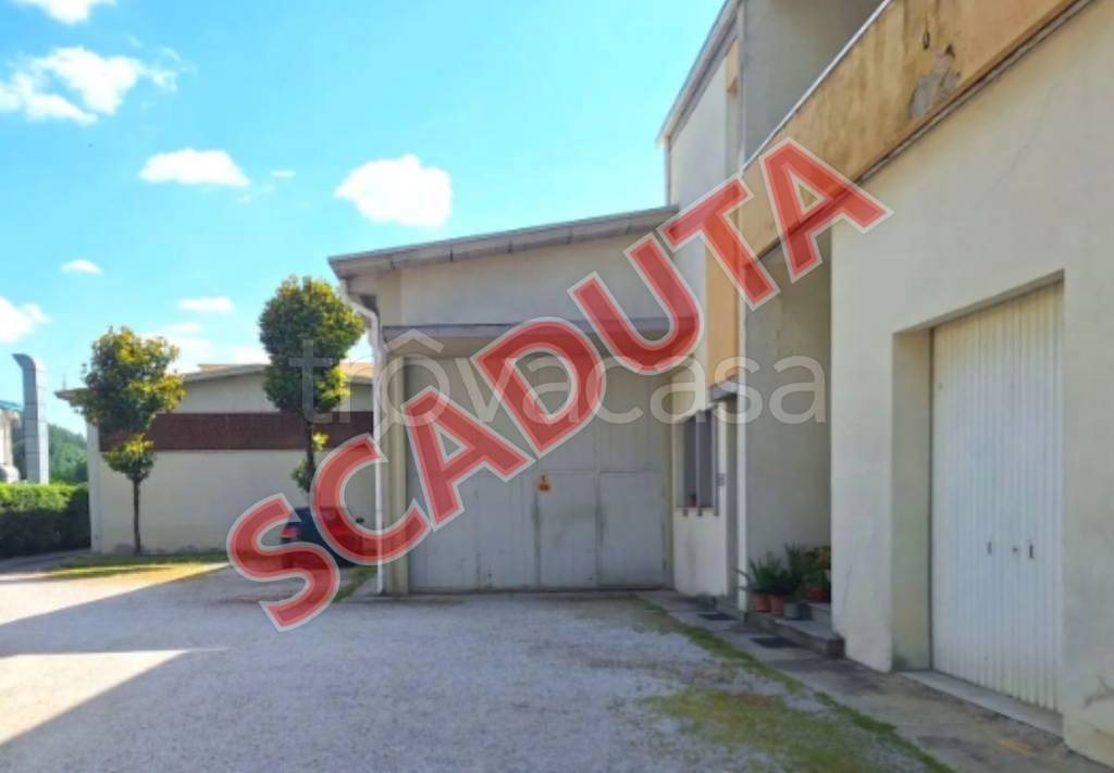 capannone in vendita ad Umbertide