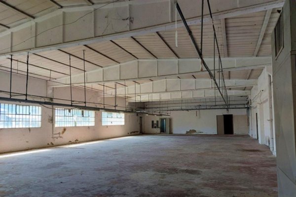 locale di sgombero in vendita ad Umbertide in zona Montecastelli