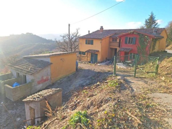 casa indipendente in vendita ad Umbertide in zona Preggio