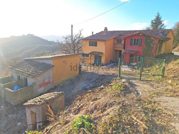 casale in vendita ad Umbertide in zona Preggio