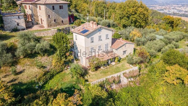 casa indipendente in vendita ad Umbertide in zona Badia