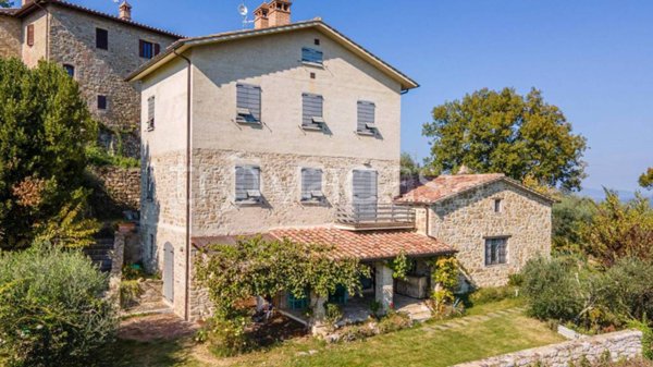 casa indipendente in vendita ad Umbertide in zona Badia