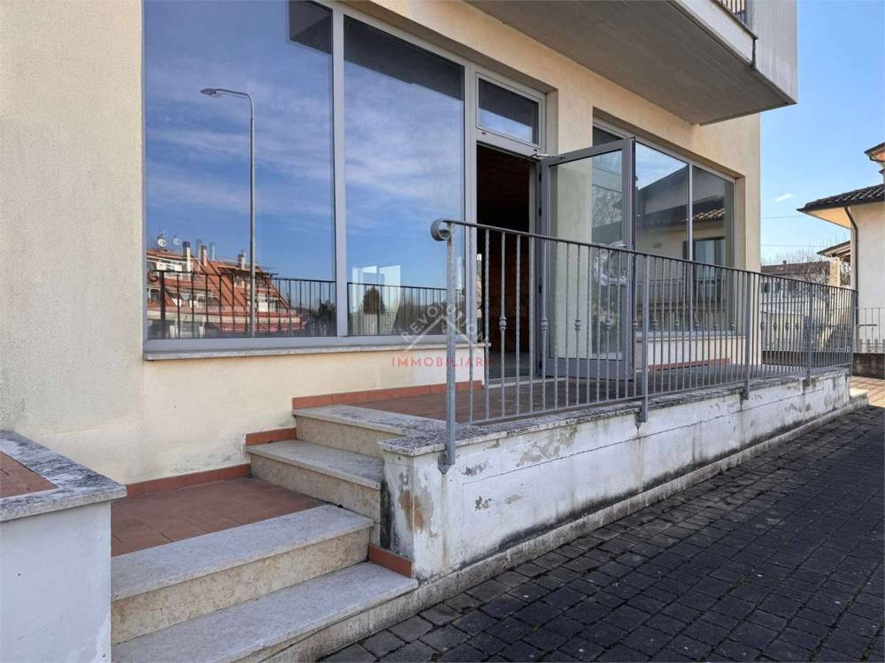 negozio in vendita ad Umbertide