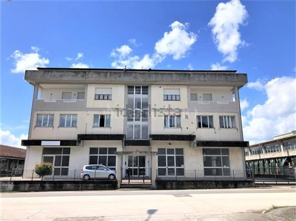 locale commerciale in vendita ad Umbertide