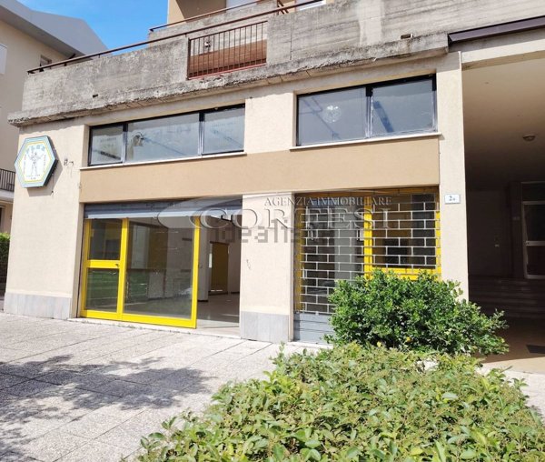 locale commerciale in vendita ad Umbertide