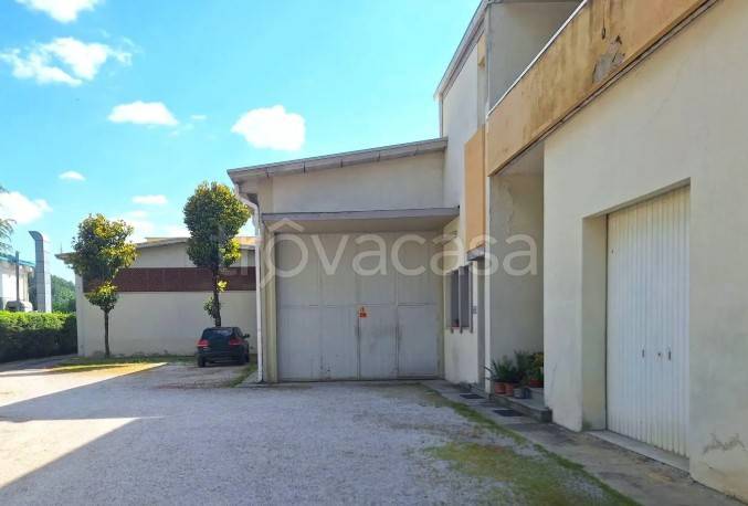 negozio in vendita ad Umbertide