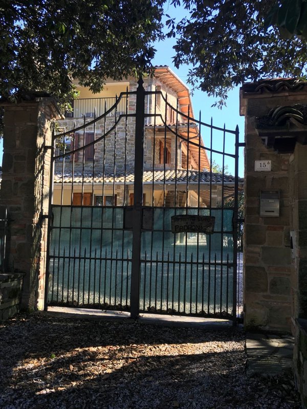 casa indipendente in vendita ad Umbertide in zona Preggio