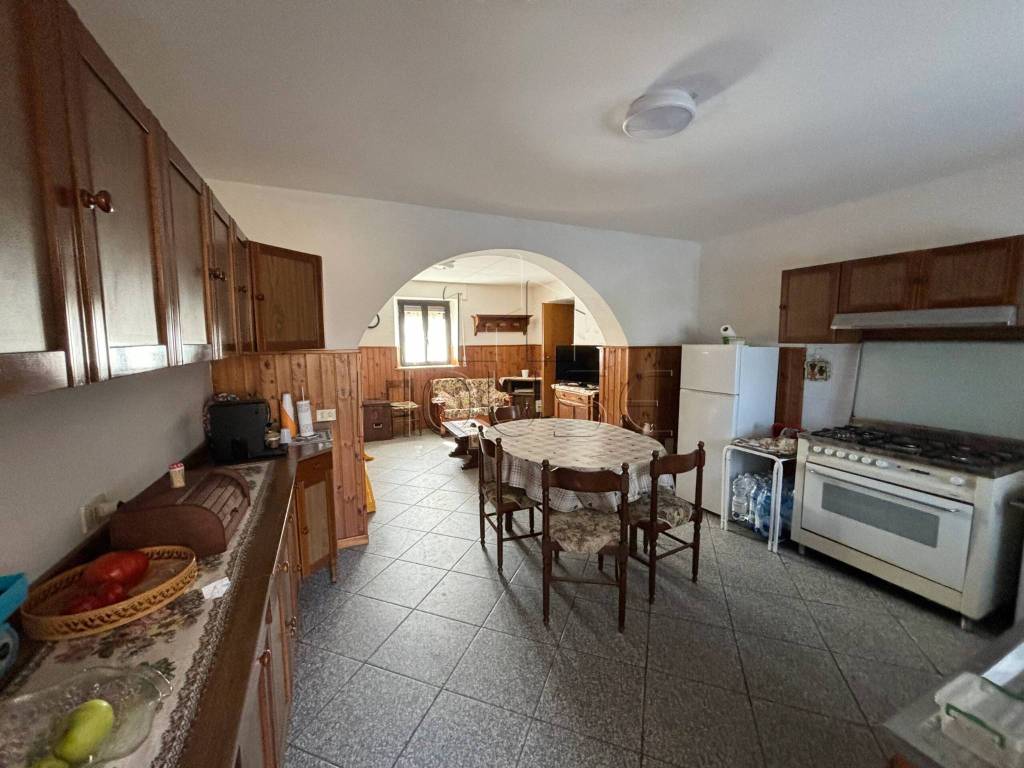 appartamento in vendita ad Umbertide in zona Calzolaro