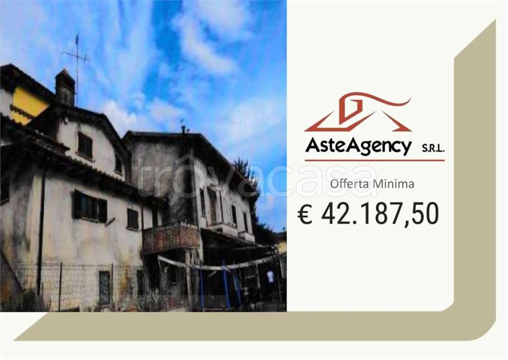 casa indipendente in vendita ad Umbertide in zona Pierantonio
