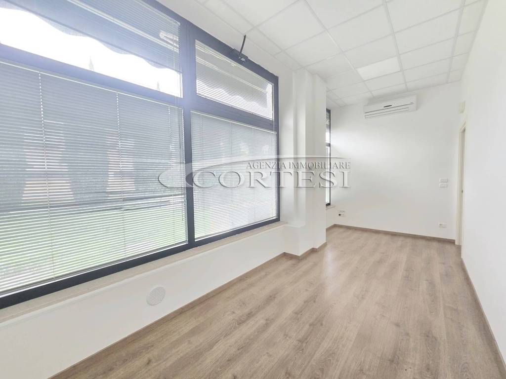 negozio in vendita ad Umbertide