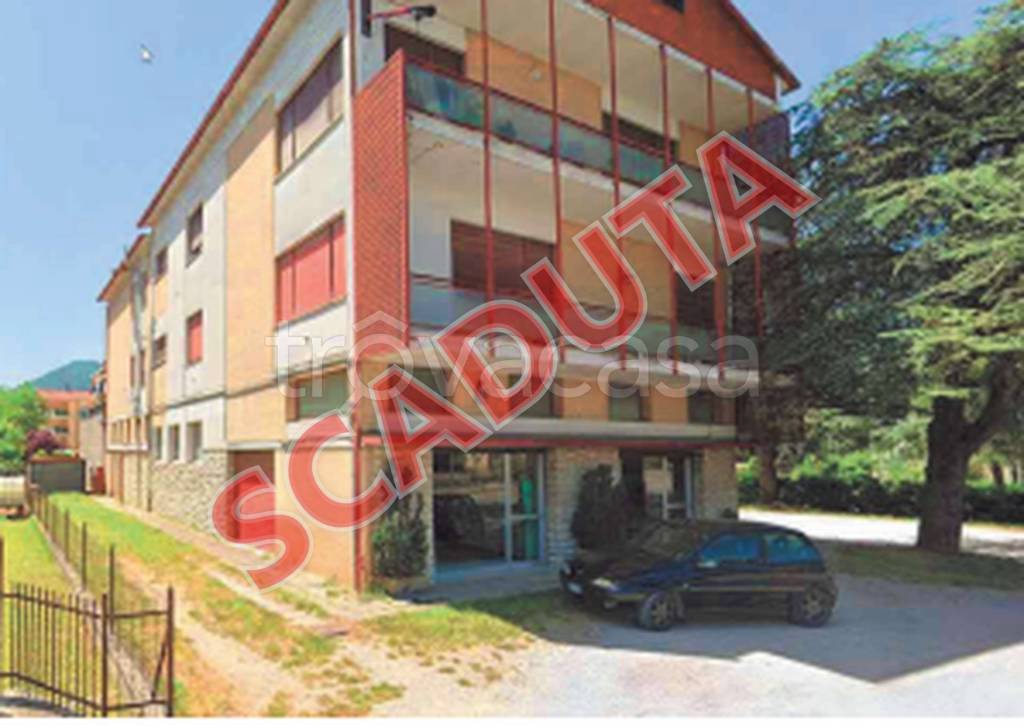 locale commerciale in vendita ad Umbertide