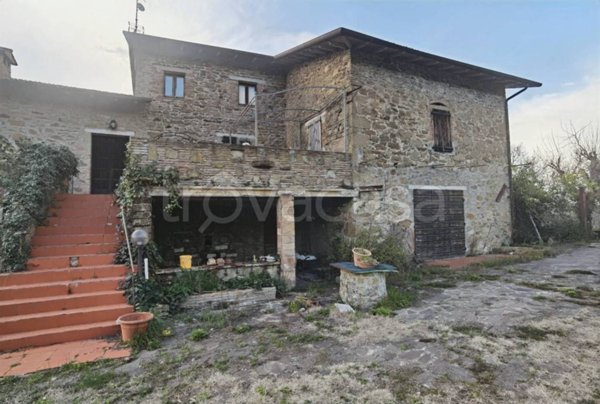 casa indipendente in vendita ad Umbertide in zona Preggio