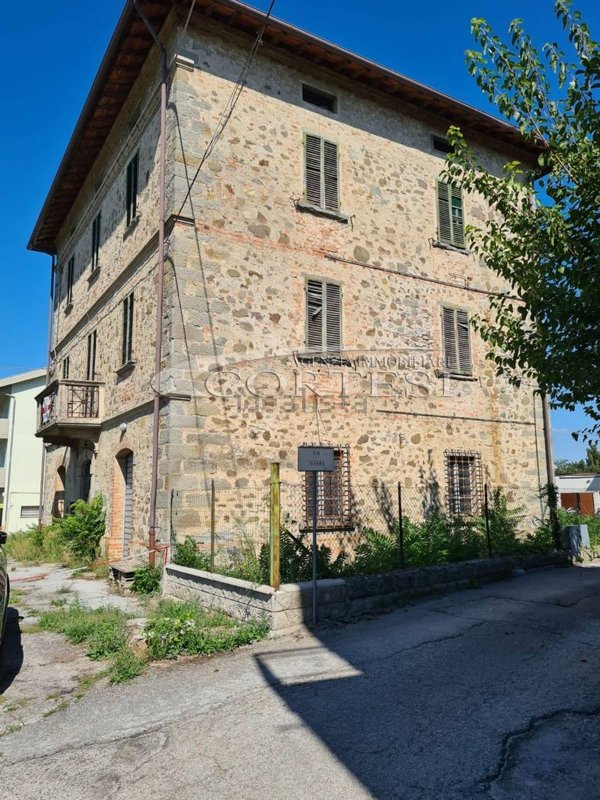 casa indipendente in vendita ad Umbertide in zona Montecastelli