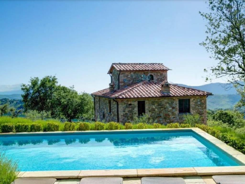 casa indipendente in vendita ad Umbertide in zona Preggio