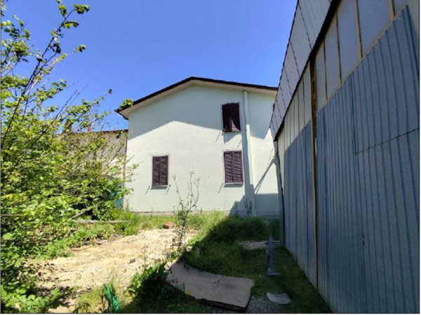 intera palazzina in vendita ad Umbertide in zona Badia