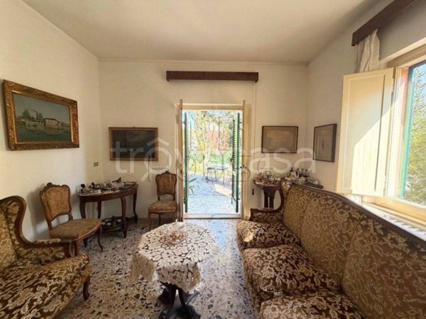 casa indipendente in vendita ad Umbertide in zona Pierantonio