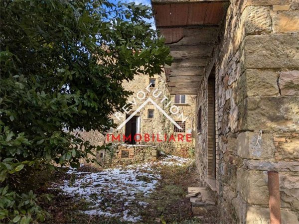 casa indipendente in vendita ad Umbertide in zona Niccone