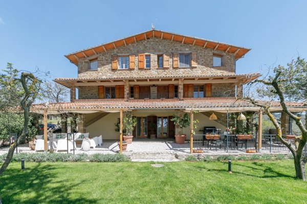 casa indipendente in vendita ad Umbertide in zona Preggio