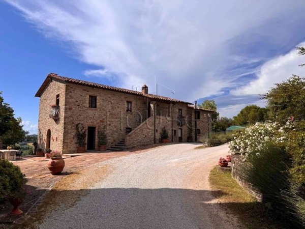 casa indipendente in vendita ad Umbertide in zona Badia
