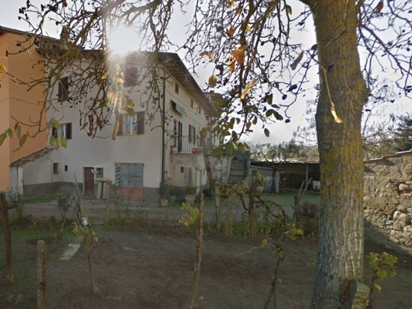 casa indipendente in vendita ad Umbertide in zona Calzolaro