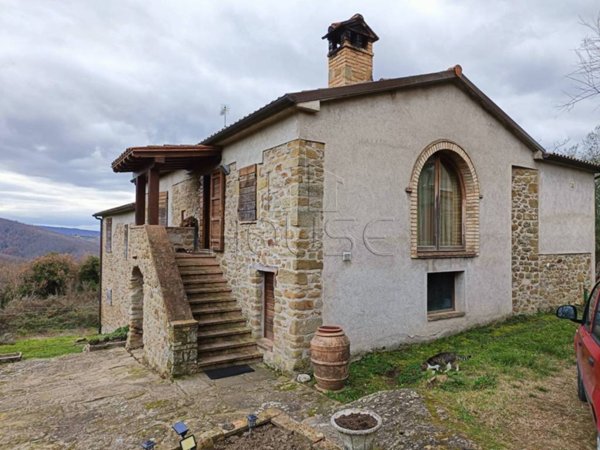 casa indipendente in vendita ad Umbertide in zona Preggio