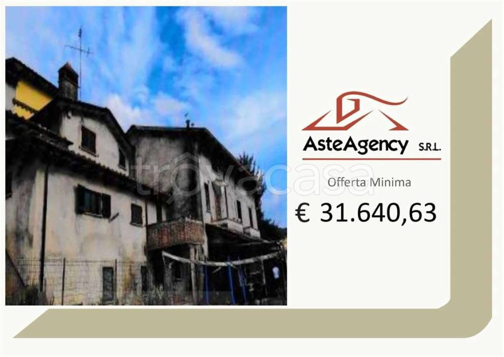casa indipendente in vendita ad Umbertide in zona Pierantonio