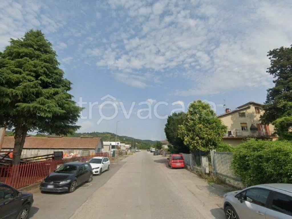 locale commerciale in vendita ad Umbertide