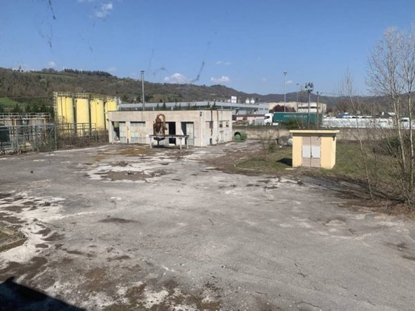locale commerciale in vendita ad Umbertide