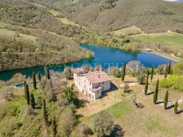 casa indipendente in vendita ad Umbertide in zona Spedalicchio