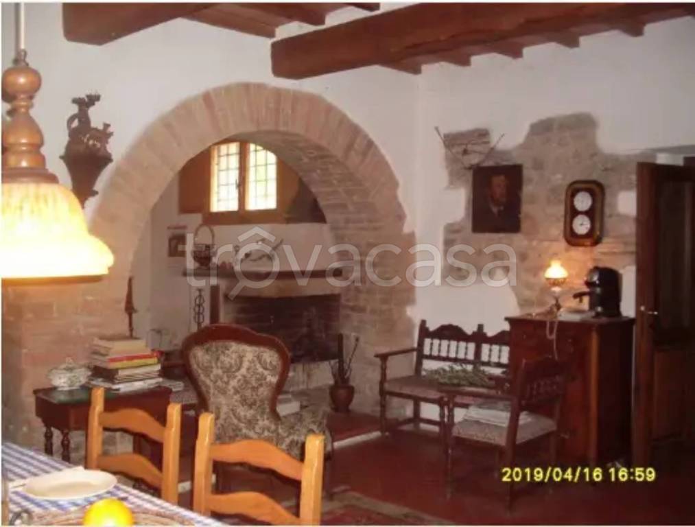 casa indipendente in vendita ad Umbertide in zona Pierantonio