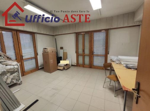 locale di sgombero in vendita ad Umbertide